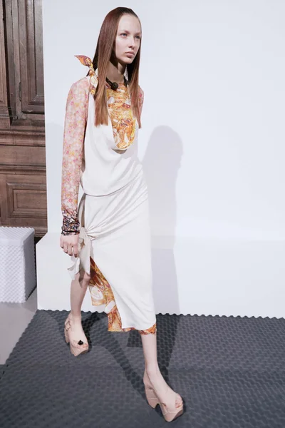 Look 18